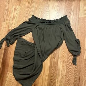 Jessica Simpson off the shoulder dress